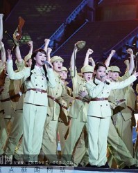  网前截击再现经典，复古打法惊艳观众