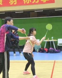  智能发球机器人亮相巡回赛，陪练效率提升三倍