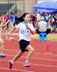  电竞裁判严格执法，确保比赛公平公正