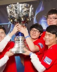  新生代电竞选手横空出世强势夺冠  