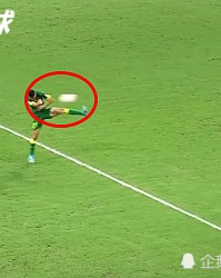  裁判判罚争议不断，VAR技术成焦点话题  