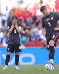  丘里奇克罗地亚火炮，多哈公开赛决胜盘惊险取胜