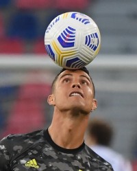  米兰双雄对决AC米兰笑到最后