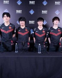  电竞装备全面升级，黑科技助力选手发挥