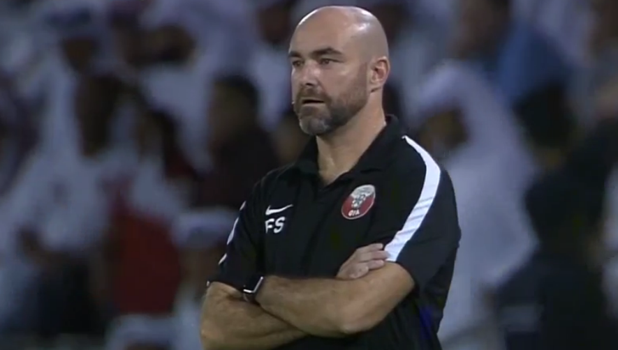  主帅战术调整见效，弱旅逼平领头羊