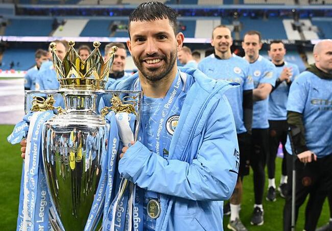  曼城客场大胜锁定半程冠军，展现统治力  